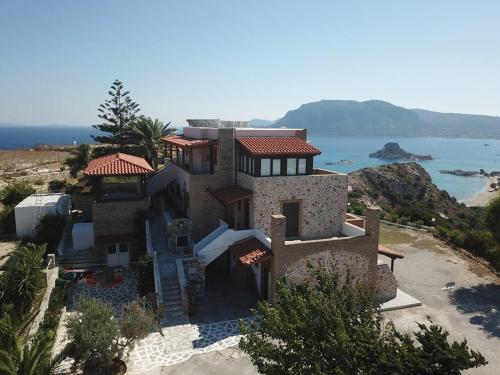  Panorama Studios, Kefalos