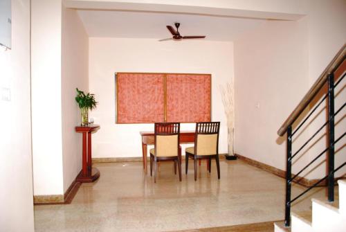 Tesis özellikleri, The Lalit Traveller Khajuraho in Khajuraho