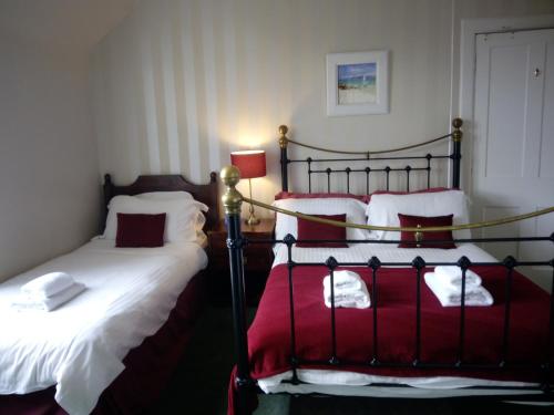 Dunallan Guest House - image 2