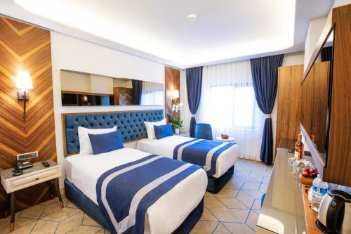 Standard Double or Twin Room image 10