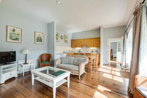 廚房, Belle Isle Castle and Cottages in 恩尼斯基林市中心