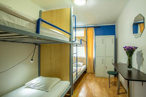 1 bunk bed