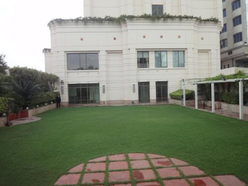 zahrada, Radisson Hotel Varanasi in Varanasi