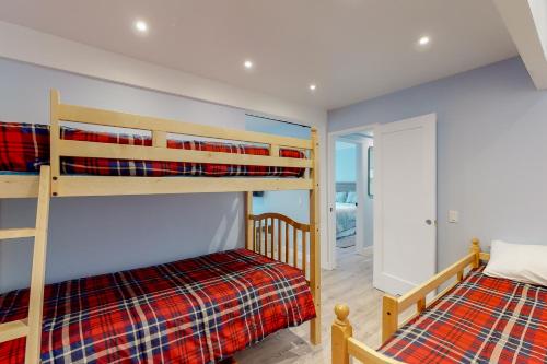 Mammoth Ski & Racquet 93K Mammoth Ski & Racquet 93K