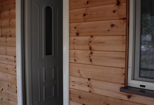 Freddie' s Bungalows - image 5