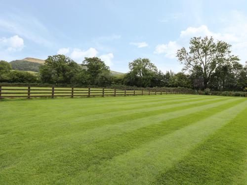Pentre Barn - image 4
