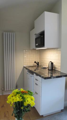 Abbey View House in ยอล