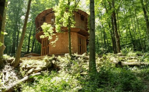 A szálláshely kívülről, Lost River Hostel in West Baden Springs 