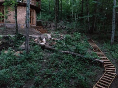A szálláshely kívülről, Lost River Hostel in West Baden Springs 