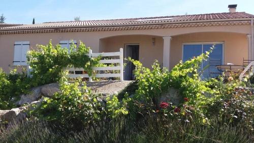 Villa provençale gîte à louer Le Poët-Sigillat