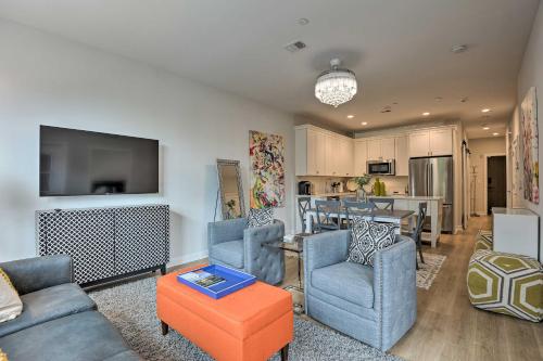 Chic Condo with Balcony in the Heart of Annapolis! in Annapolis, USA