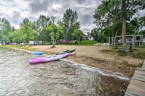 Lakefront Dent Cabin - Boat Rentals and Docks!