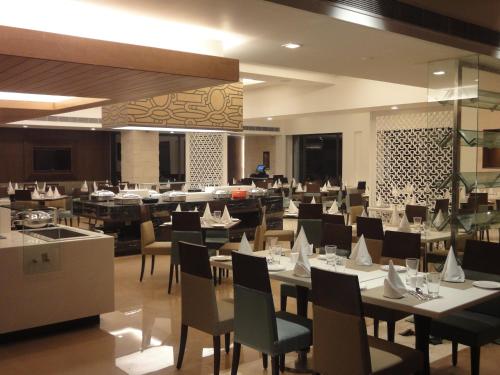Restaurant, Radisson Hotel Varanasi in Varanasi