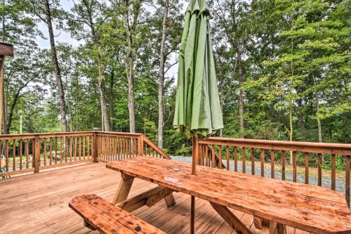 Pet-Friendly Marble Cabin with Deck, Grill, Fire Pit in Marble, USA