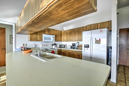 Bayfront Palmetto Retreat with Pool, Spa and Dock! in Palmetto, USA