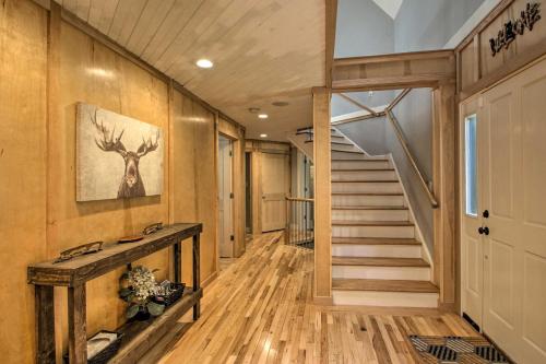 Elegant White Mountain Escape with Large Deck - image 3