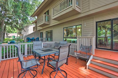 Harbor Town Home with Pool Access 3Mi to Beach - image 2