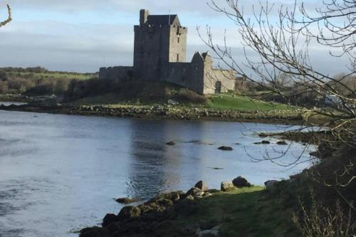 Tigh Noor - Escape to Kinvara by the sea!