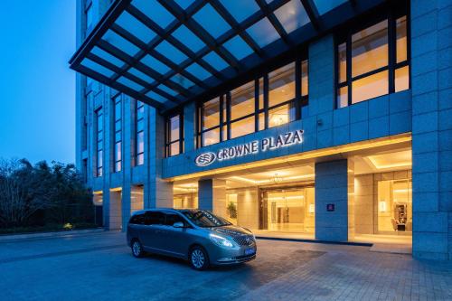 267318276 Crowne Plaza Fuzhou South by IHG
