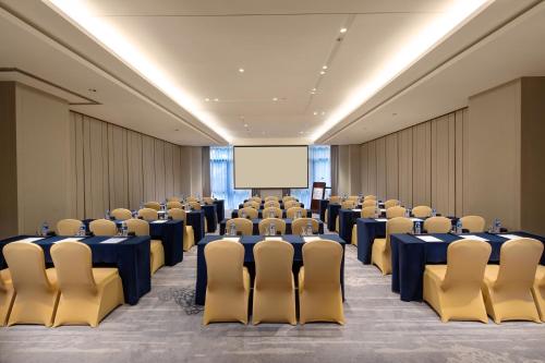 267318284 Crowne Plaza Fuzhou South by IHG
