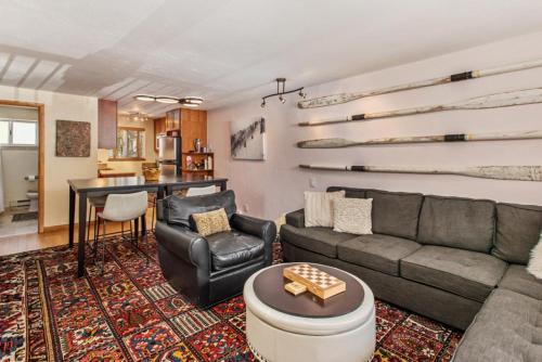 Silverglo Condos – Aspen, CO