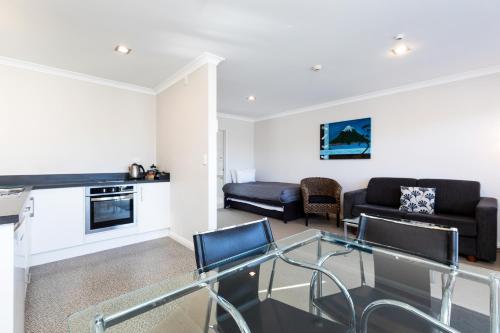 Beach Street Motel Apartments - Accommodation - New Plymouth