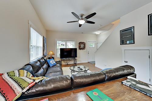 All-Suite Retreat Near Downtown Outdoor Activities home - image 3