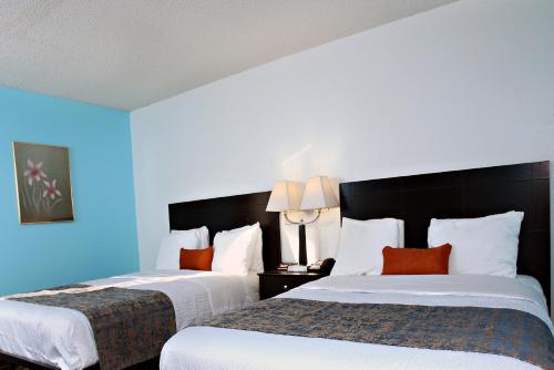 Deluxe Queen Room with Two Queen Beds - Non-Smoking