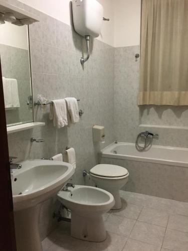 Hotel PINO LORICATO in 卡斯特羅威拉瑞