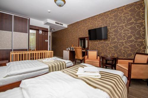2 twin beds
