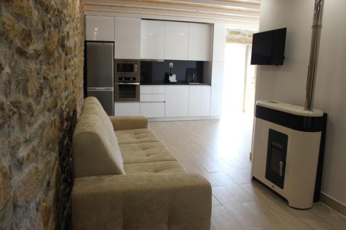 ห้องส่วนกลางสำหรับนั่งเล่น/ดูทีวี, Casa do Vale da Mula in อัลเมดา