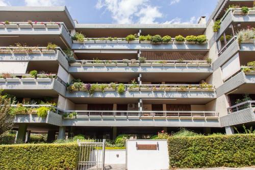 Delux Apartment with Amazing Balcony!