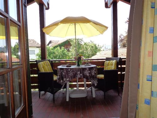 شرفة/ تراس, Ferienwohnung Burgenblick in هوبفيرؤ