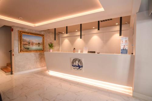 ردهة, Hotel Centrale in وسط مدينة ريفا ديل جاردا