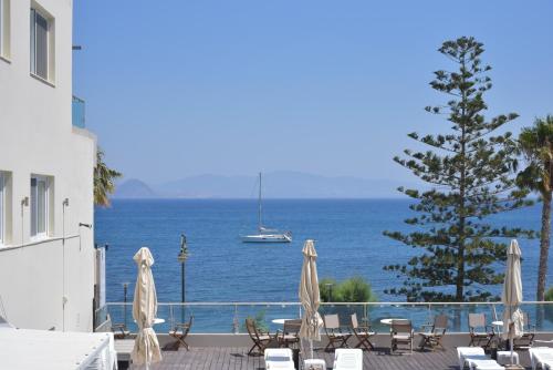 Bristol Sea View Apartments - image 3