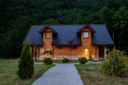 Vila Maglić - image 11