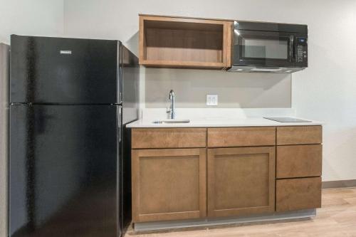 WoodSpring Suites Atlanta McDonough - image 9