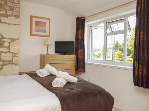 Fleur Cottage - image 11