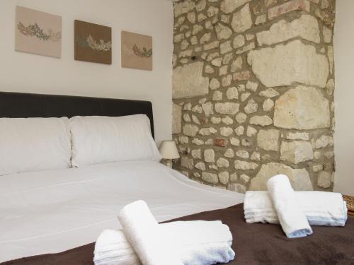 Fleur Cottage - image 12