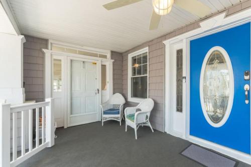 Beach Block 7 bdrms Parking Patio and Sunroom in Atlantic City, USA