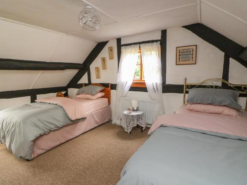 Caerau Farm House in Landinama