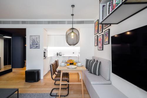 WHome | Prime Location Luxury Apartment