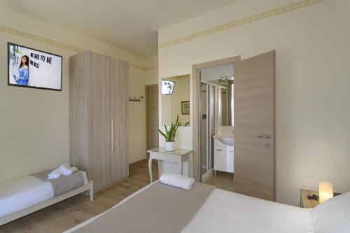 Hotel Lungomare - image 6