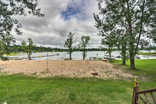 Lakefront Retreat with Boat Rentals, Beach and Bar