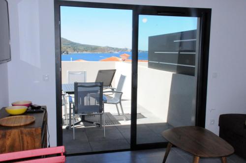 Appartement avec grande terrasse vue sur mer