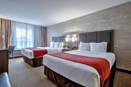 Comfort Inn & Suites Calgary South Room Type - Queen Room with Two Queen Beds - Non-Smoking