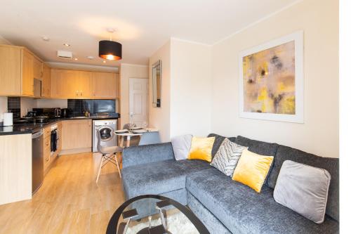 1-bedroom apartment with balcony, Hoddesdon 4