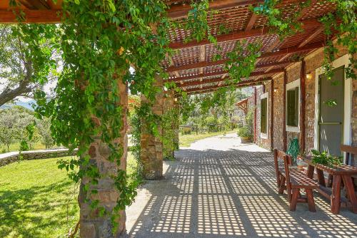 Authentic Cottage in a heaven of natural Beauty