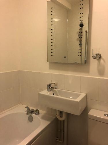 Pickmere Country House - image 13
