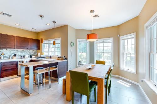 Lavender Bay Breezes - Private Bay Beach Community in East Marion, USA